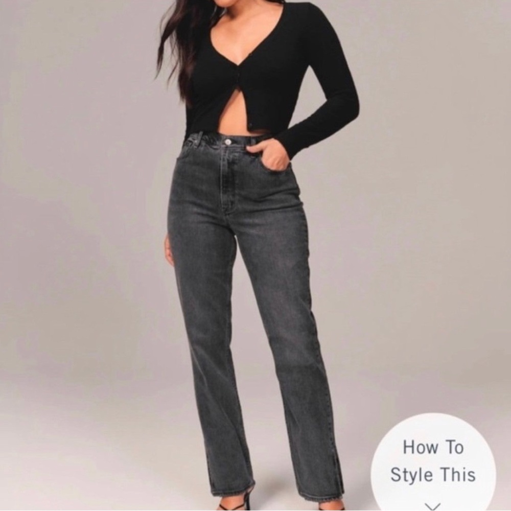 A&F - The 90s Straight Ultra High Rise Curve Love Hem Slit Jeans
